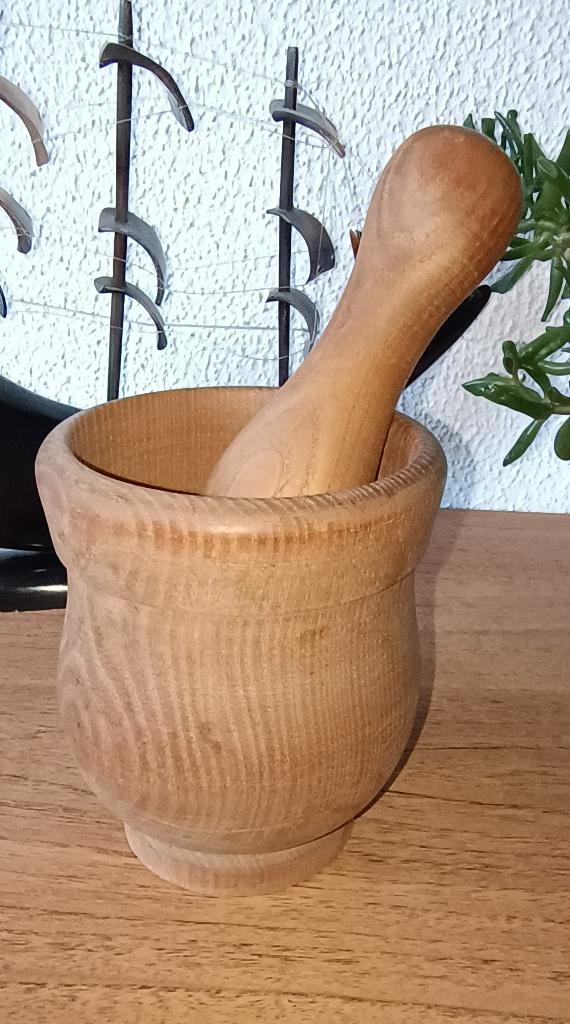 houten vijzel met stamper- uit de apotheker verzameling, Huis en Inrichting, Keuken | Keukenbenodigdheden, Zo goed als nieuw, Ophalen of Verzenden