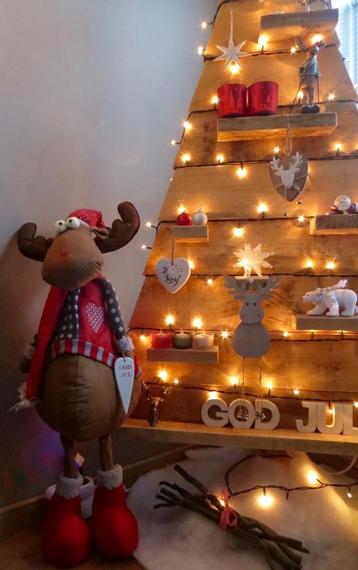 Leuke, stevige, houten kerstboom van steigerhout beschikbaar voor biedingen