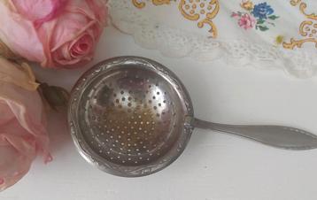 Brocante theezeefje beschikbaar voor biedingen