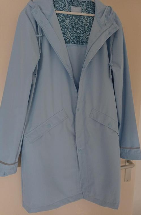 Splinternieuwe regenjas Vriendenloterij M/L, Kleding | Dames, Jassen | Zomer, Nieuw, Blauw, Ophalen of Verzenden
