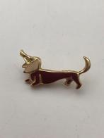 Broche tekel rood - en goudkleurig, Overige materialen, Gebruikt, Minder dan 4 cm, Ophalen of Verzenden