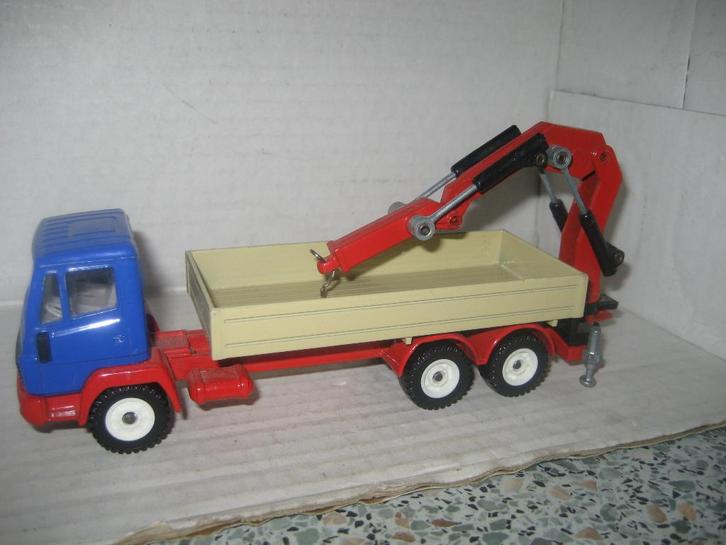 Siku Vrachtauto met kraan1, Hobby en Vrije tijd, Modelauto's | 1:50, Gebruikt, Bus of Vrachtwagen, SIKU, Ophalen of Verzenden