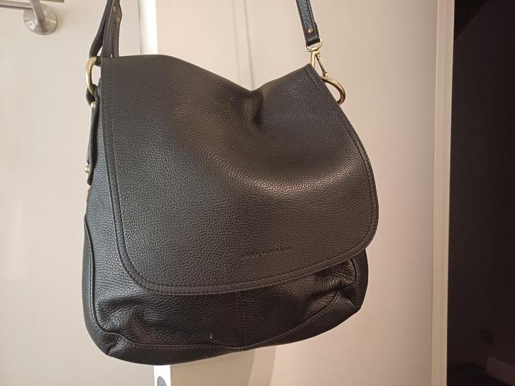 Zwarte lederen handtas Emmy Wieleman, als nieuw., Sieraden, Tassen en Uiterlijk, Tassen | Schoudertassen, Zo goed als nieuw, Zwart