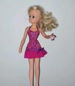 Jurk met parfum flesje voor barbie sindy fleur excl pop, Verzamelen, Poppen, Ophalen of Verzenden, Zo goed als nieuw, Kleertjes
