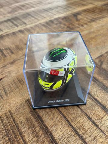 Jenson Button Helm - Seizoen 2009 1:5 beschikbaar voor biedingen