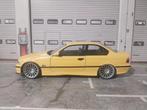 Verlaagde BMW M3 coupe E36 geel, Hobby en Vrije tijd, Modelauto's | 1:18, Ophalen of Verzenden, Nieuw, Auto, Solido
