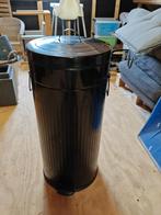 Zwarte peullenbak, Huis en Inrichting, Woonaccessoires | Prullenbakken, 40 liter of meer, Ophalen, Metaal, 50 tot 75 cm