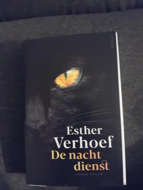 Esther Verhoef - De Nachtdienst, Boeken, Thrillers, Zo goed als nieuw, Nederland, Ophalen of Verzenden