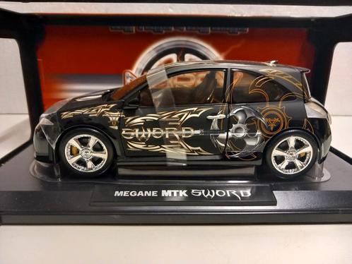 Tenault Megane Sword mat zwart Norev metal 1:18 KRD, Hobby en Vrije tijd, Modelauto's | 1:18, Zo goed als nieuw, Auto, Norev, Ophalen of Verzenden