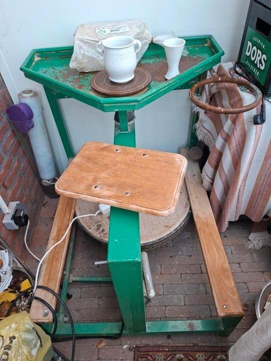 ELEKTRISCHE  Pottenbakkers schijf + pak klei, Hobby en Vrije tijd, Pottenbakken, Gebruikt, Ophalen