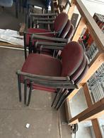 Stoelen rood, Ophalen