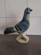 Porselein postduif, Verzamelen, Ophalen of Verzenden, Zo goed als nieuw, Hond of Kat, Beeldje of Figuurtje