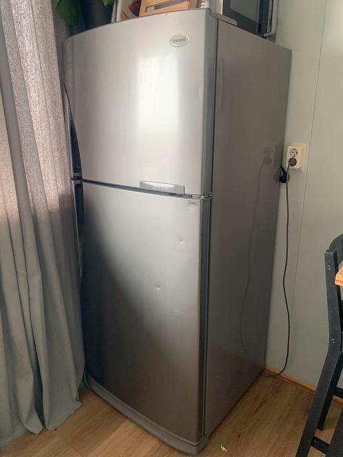 Koel-vriescombinatie van Samsung, Witgoed en Apparatuur, Koelkasten en IJskasten, Gebruikt, Met aparte vriezer, 200 liter of meer