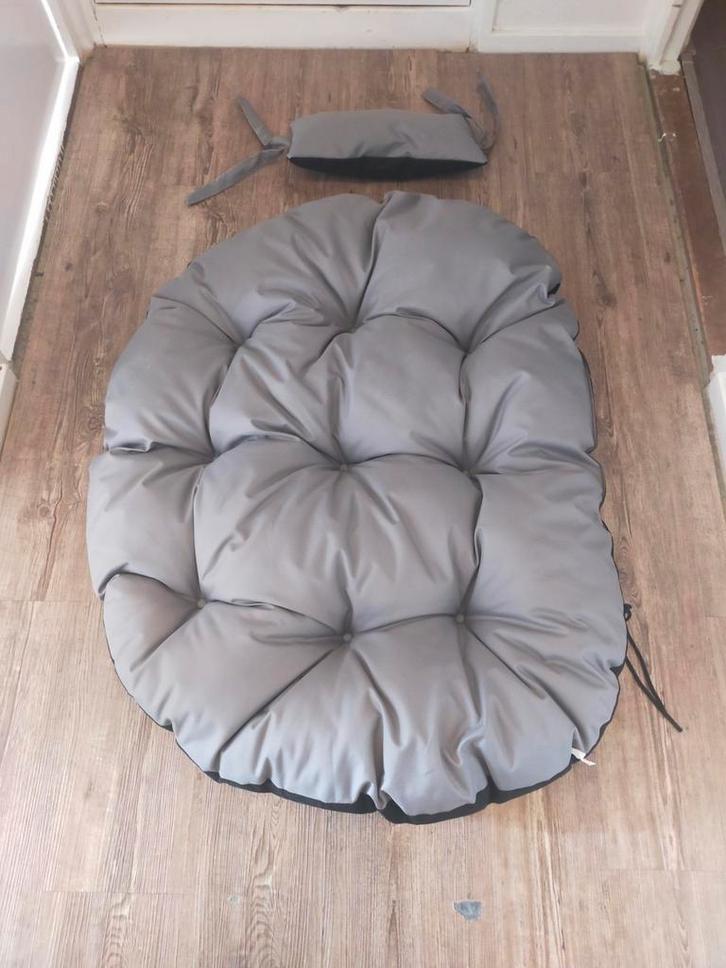 Egg stoel kussen grijs! Ei-stoel kussen met hoofdkussen, Tuin en Terras, Tuinmeubel-accessoires, Zo goed als nieuw, Ophalen