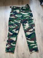 BERSHKA dames groene army legerprint cargo broek mt 40, Maat 38/40 (M), Ophalen of Verzenden, Zo goed als nieuw, Lang