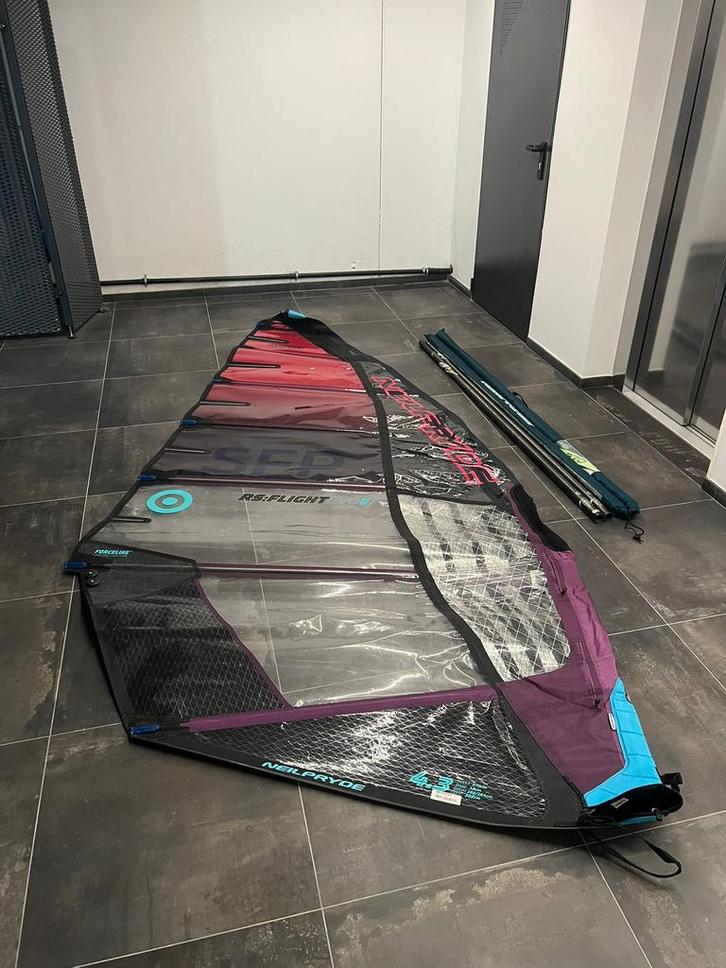 Neilpryde evo flight 4 en 5 zeilen, Watersport en Boten, Windsurfen, Zeil, Minder dan 5 m², Ophalen