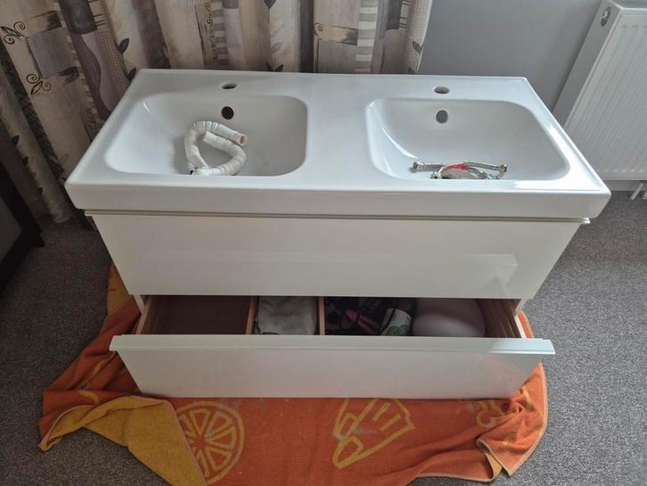 IKEA hoogglans wit badkamer meubel 102 cm, Huis en Inrichting, Badkamer | Badkamermeubels, Wasbak of Wastafel, Minder dan 100 cm