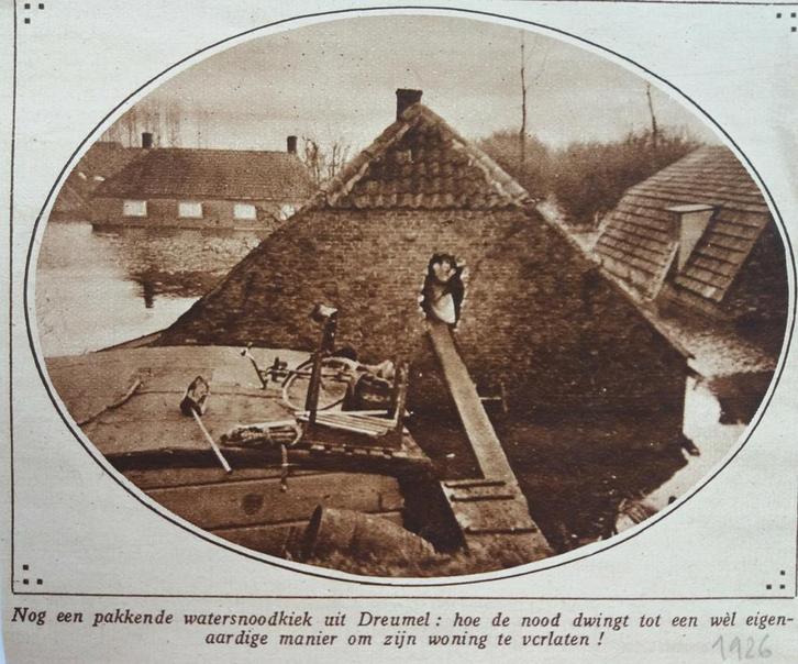 Prachtig krantenknipsel  Pakkende watersnoodkiek uit Dreumel, Verzamelen, Ansichtkaarten | Nederland, Gelopen, Gelderland, 1920 tot 1940