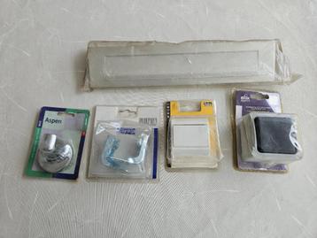 diverse spullen opbouw stopcontact watervast stopcontact etc beschikbaar voor biedingen