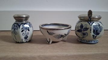 Setje van 3 delfts blauwe items beschikbaar voor biedingen