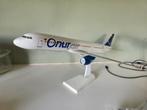OnurAir A321 1:100, Verzamelen, Luchtvaart en Vliegtuigspotten, Ophalen of Verzenden, Zo goed als nieuw, Schaalmodel