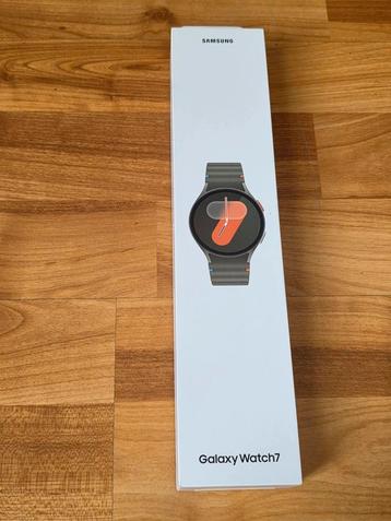 Galaxy Watch 7 40 mm LTE Green  beschikbaar voor biedingen
