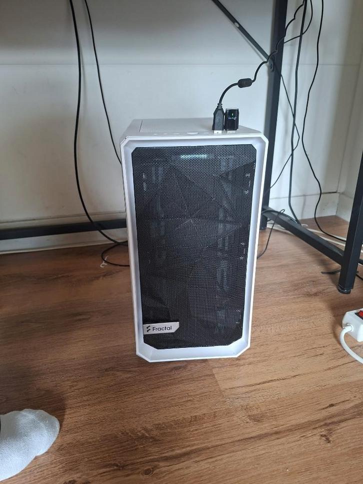 Game PC – Ryzen 5 5600G | RX 5700 XT | 32 GB RAM, Computers en Software, Desktop Pc's, Zo goed als nieuw, 4 Ghz of meer, SSD, 32 GB