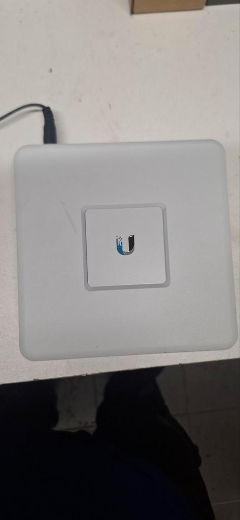 Ubiquiti UniFi USG Security Gateway, Computers en Software, Accesspoints, Gebruikt, Ophalen of Verzenden