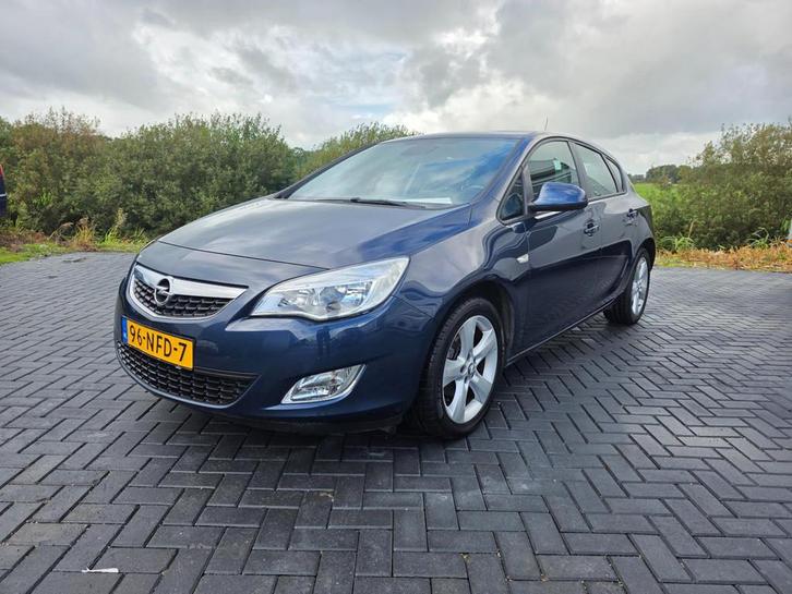 Opel Astra 1.4 Edition 2010 nieuwe APK!, Auto's, Opel, Bedrijf, Te koop, Astra, ABS, Airbags, Airconditioning, Cruise Control