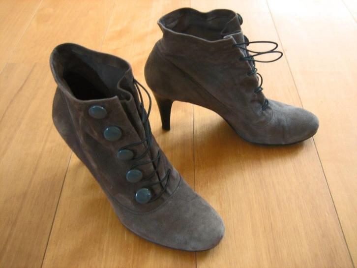 Elegante taupe soepel suede enkellaarsjes COSMO 41 snazzeys, Kleding | Dames, Schoenen, Zo goed als nieuw, Lage of Enkellaarzen