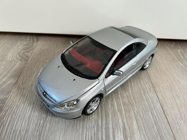 1:18 Solido Peugeot 307 CC Hardtop grijs Zonder doos, Hobby en Vrije tijd, Modelauto's | 1:18, Gebruikt, Auto, Solido, Ophalen of Verzenden