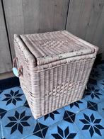 Opberger oude brocante mand met deksel, Ophalen of Verzenden, Gebruikt, Vierkant, Riet