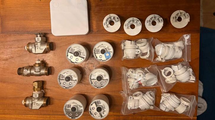 TADO Set - 6 Knoppen, Adapters, Koppelingen, Doe-het-zelf en Verbouw, Thermostaten, Zo goed als nieuw, Ophalen of Verzenden