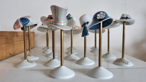Hoedjes van porselein, Verzamelen, Beelden en Beeldjes, Zo goed als nieuw, Overige typen, Ophalen of Verzenden