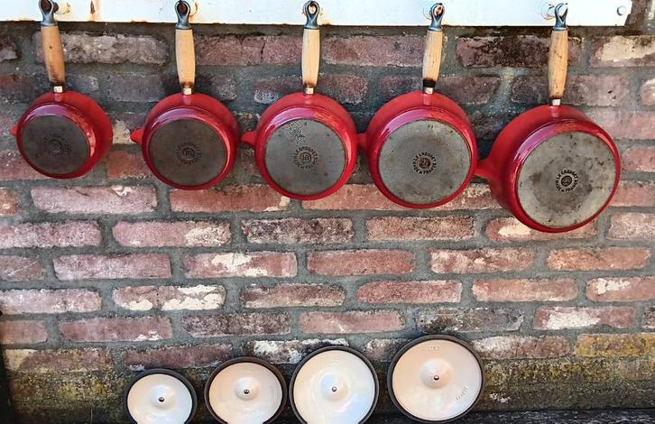 Vintage LE CREUSET set 5 pannen 4 met deksel kersenrood G294, Huis en Inrichting, Keuken | Potten en Pannen, Gebruikt, Pannenset