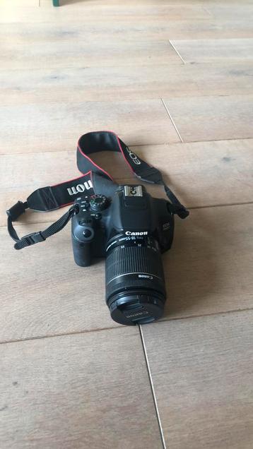 Canon EOS 700D met EFS 18-55mm lens, statief en cameratas beschikbaar voor biedingen
