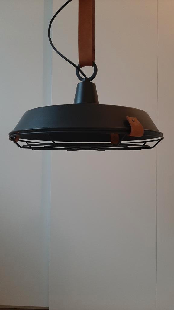 2 industriële Zuiver hanglampen Dek 40 met leren riem, Huis en Inrichting, Lampen | Hanglampen, Zo goed als nieuw, 75 cm of meer