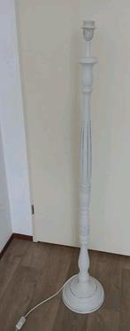 Witte vloerlamp, Huis en Inrichting, Ophalen, Gebruikt, Hout, 100 tot 150 cm