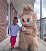 Labubu Mascotte te huur, Hobby en Vrije tijd, Feestartikelen | Verhuur, Ophalen of Verzenden, Zo goed als nieuw, Verjaardag