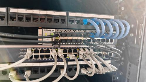 Netgear M4300-12X12F | 10gb switch, Computers en Software, Netwerk switches, Gebruikt, Ophalen