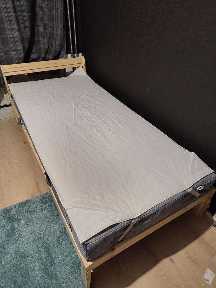 Te koop ikea bedframe neiden plus matras vadso, Huis en Inrichting, Slaapkamer | Bedden, Zo goed als nieuw, Eenpersoons, 90 cm