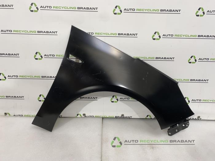 Scherm rechts-voor van een Opel Zafira, Gebruikt, -, -, Opel