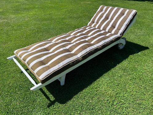 TRICONFORT Ligbed met origineel kussen, Tuin en Terras, Ligbedden, Zo goed als nieuw, Hout, Verstelbaar, Verrijdbaar, Ophalen