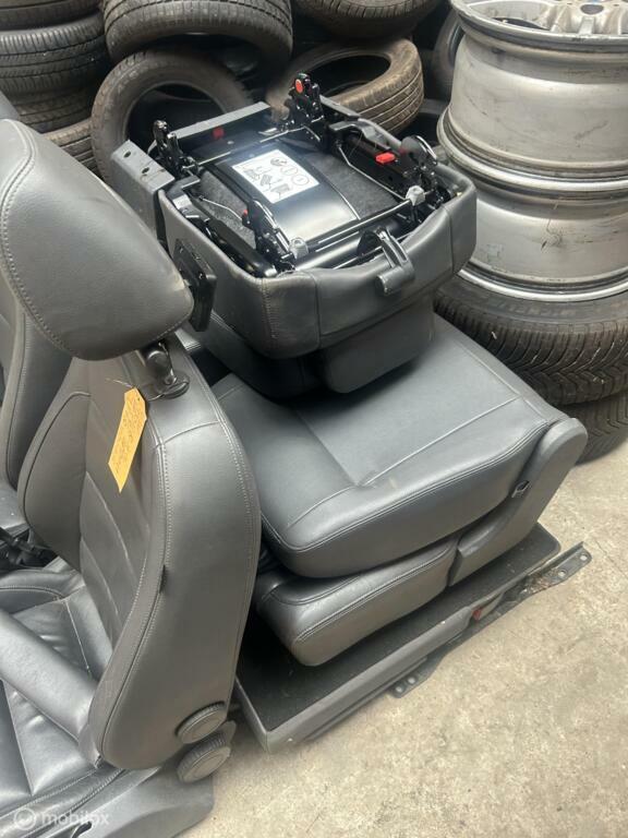 Bekleding set grijs leder Volkswagen Touran III ('10-'15), Auto-onderdelen, Interieur en Bekleding, Volkswagen, Gebruikt, Ophalen of Verzenden