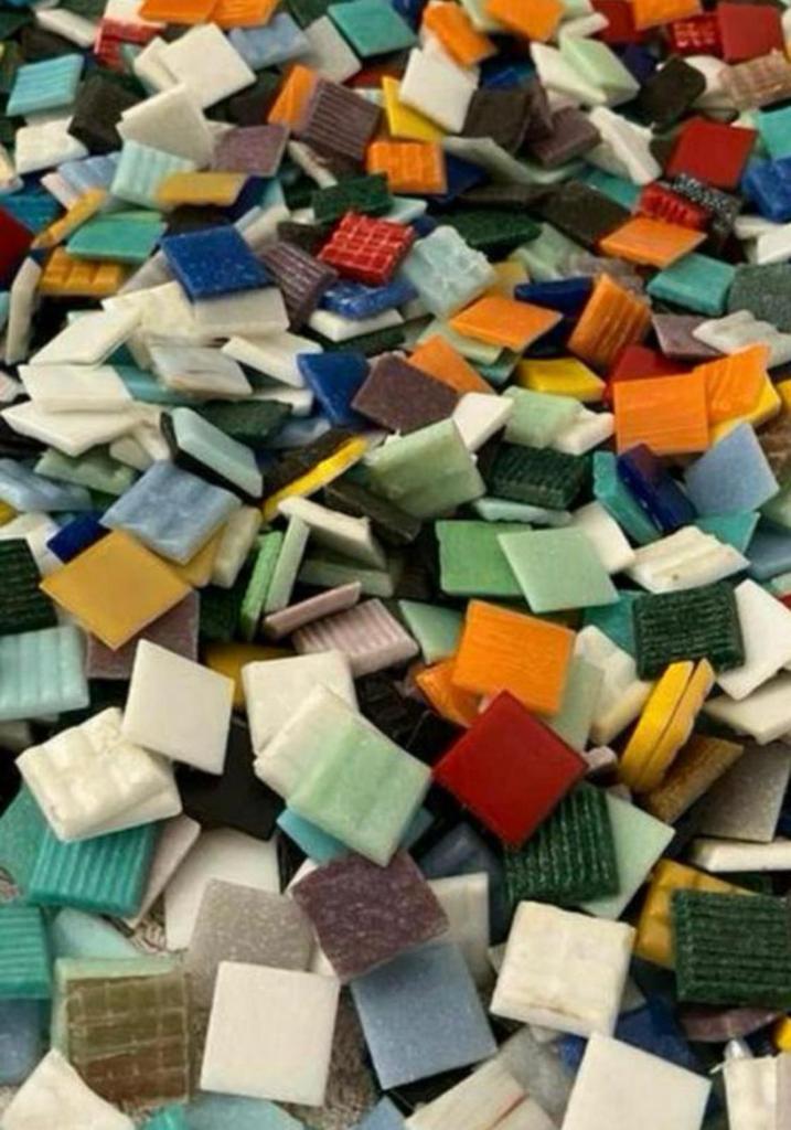 Mozaiek steentjes mix 2 cm 2,5 kilo!, Hobby en Vrije tijd, Knutselen, Zo goed als nieuw, Ophalen of Verzenden