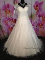 Nieuw maat 50/ 52 KARA Plussize, Trouwjurk, Overige kleuren, Nieuw, Ophalen of Verzenden