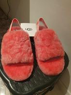 Ugg pantoffels nieuw met doos maat 35 past ook bij 36, Nieuw, Ophalen of Verzenden