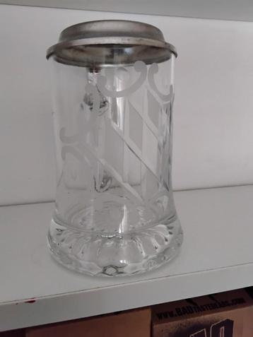 Glazen Bierpul met Deksel beschikbaar voor biedingen