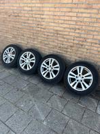Mercedes C-Klasse w204 vlegen plus goede winterbanden., Ophalen of Verzenden, 17 inch, 225 mm, Winterbanden