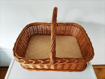 *** RIETEN PICNICMAND OF FIETSMAND *** beschikbaar voor biedingen